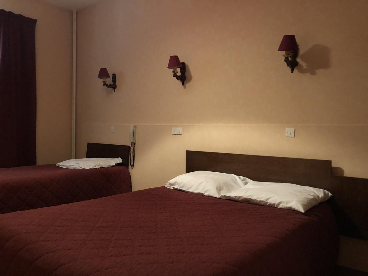 Hotel Le Commerce Bellegarde-du-Loiret Exteriör bild